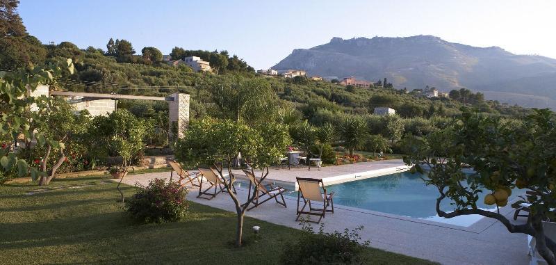 Baglio Sant'Andrea Bed and Breakfast Valderice Eksteriør billede