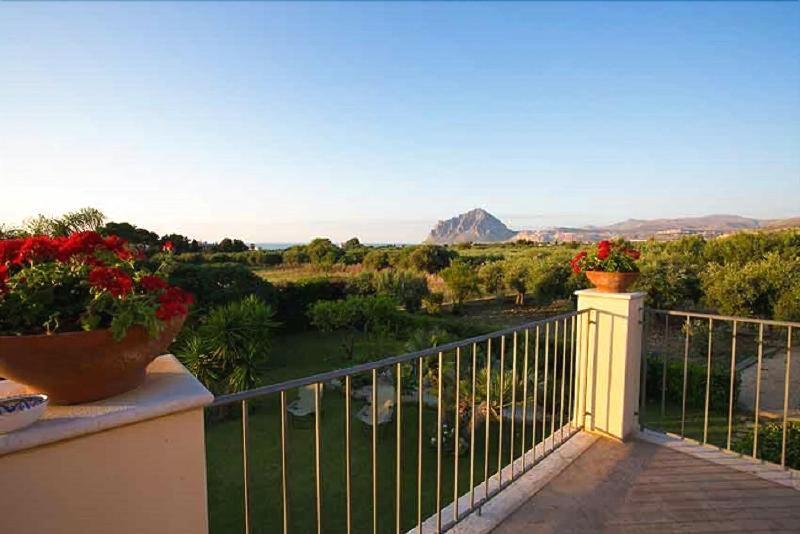 Baglio Sant'Andrea Bed and Breakfast Valderice Eksteriør billede