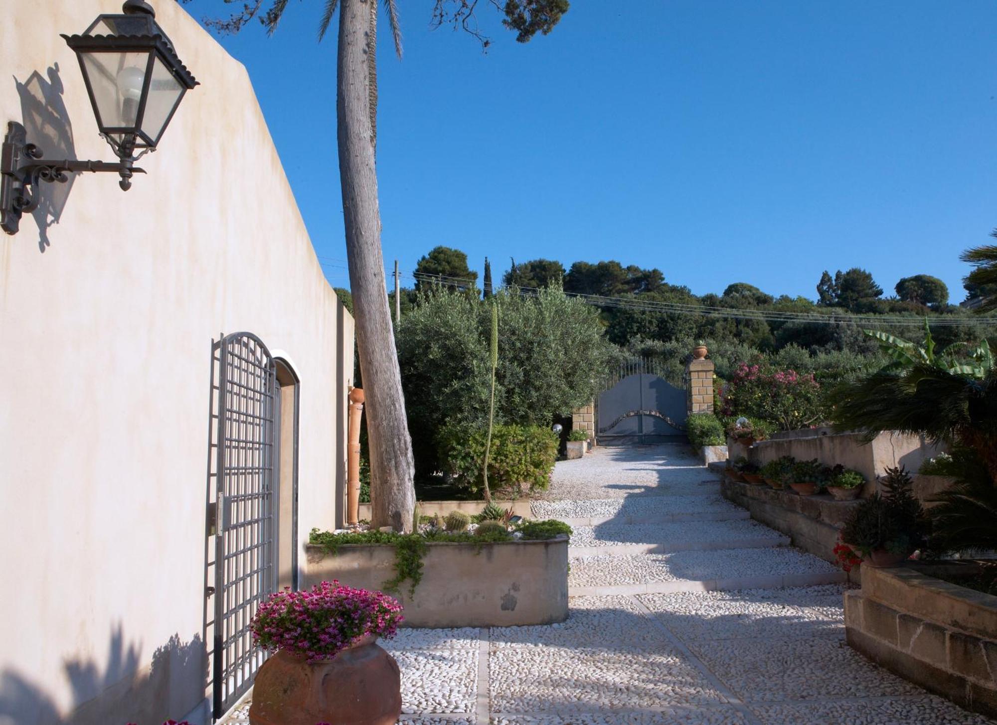 Baglio Sant'Andrea Bed and Breakfast Valderice Eksteriør billede