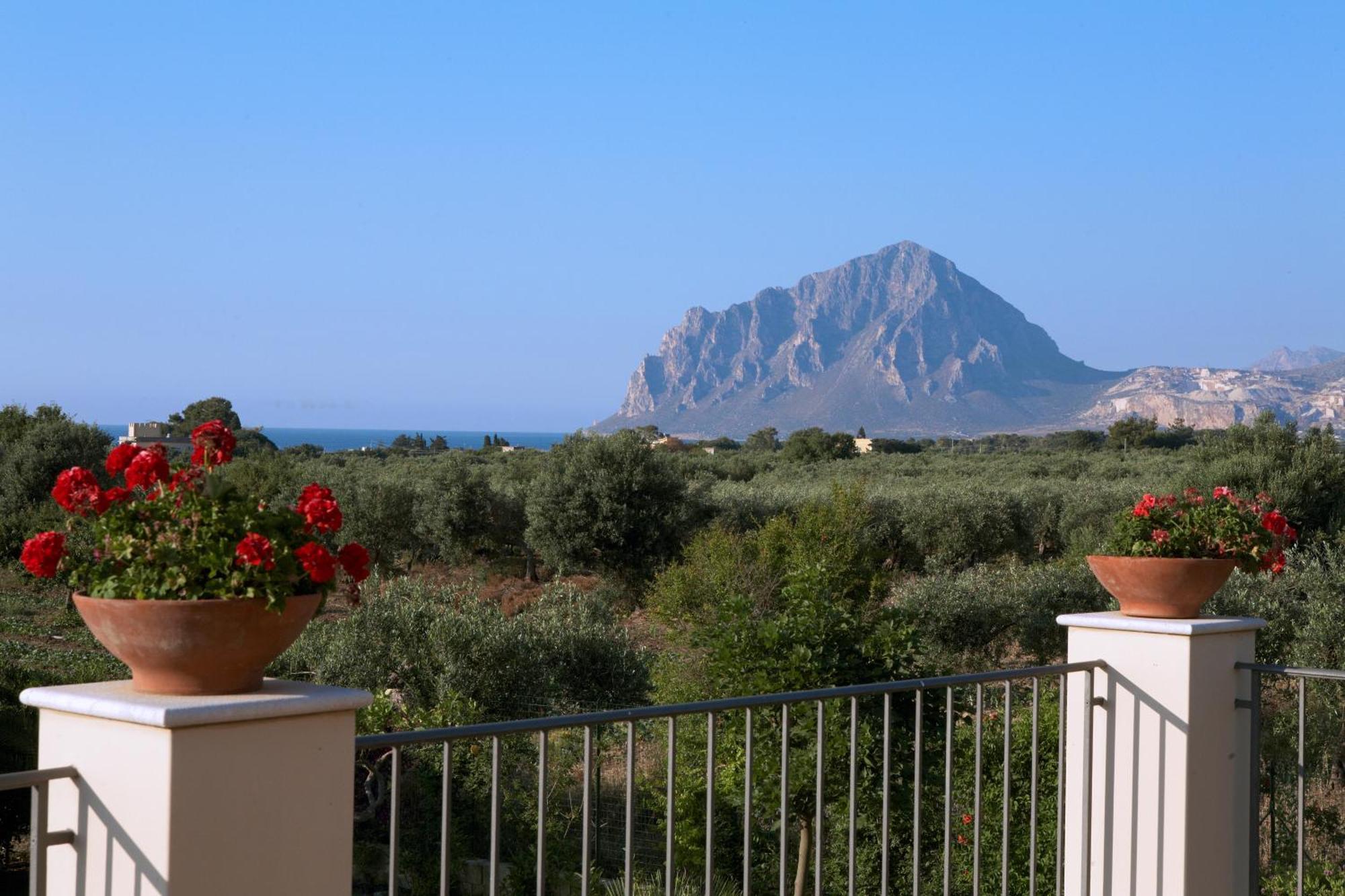 Baglio Sant'Andrea Bed and Breakfast Valderice Eksteriør billede