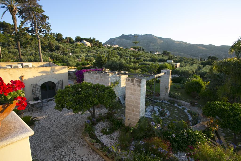 Baglio Sant'Andrea Bed and Breakfast Valderice Eksteriør billede