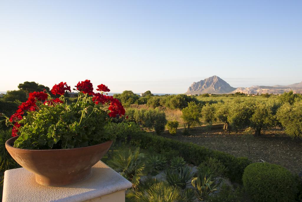 Baglio Sant'Andrea Bed and Breakfast Valderice Eksteriør billede