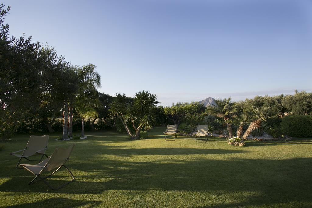 Baglio Sant'Andrea Bed and Breakfast Valderice Eksteriør billede